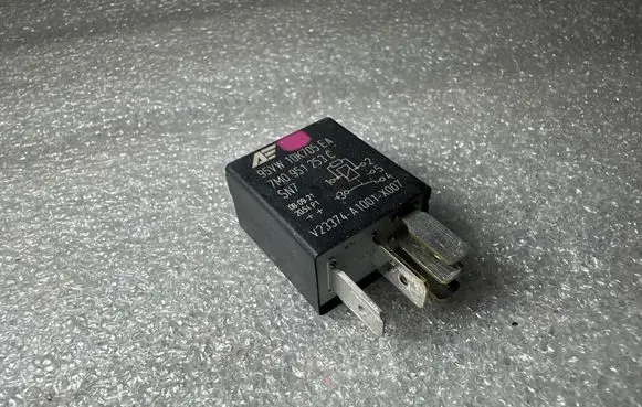 Audi A5 Sportback 8TA Other relay 7M0951253C