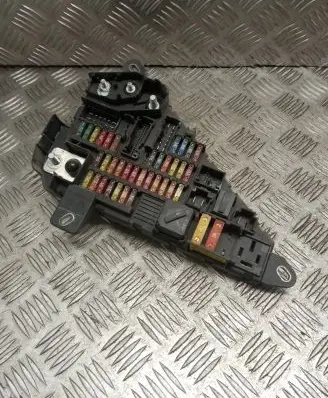 BMW 5 E60 E61 Fuse box set 6906603