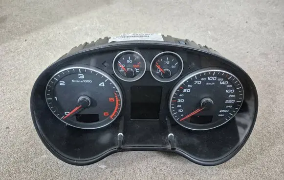 Audi A3 S3 A3 Sportback 8P Speedometer (instrument cluster) 8P0920932C D0H03005
