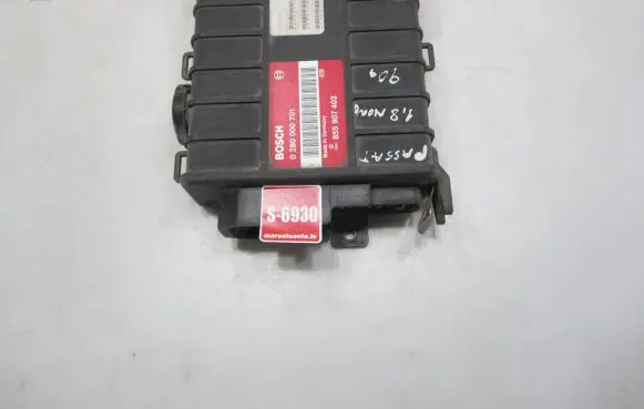 Volkswagen PASSAT B3 Engine control unit/module 855907403 0280000701