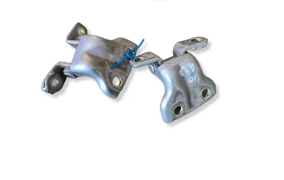 Mitsubishi L200 Rear door hinge set MB546472 MB546471