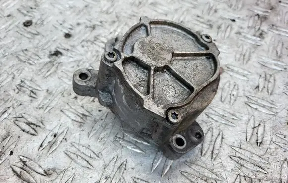Ford Mondeo MK IV Vacuum pump D1651C1