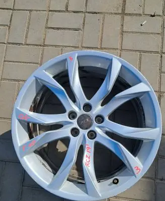 Peugeot RCZ R19 alloy rim 9673495677