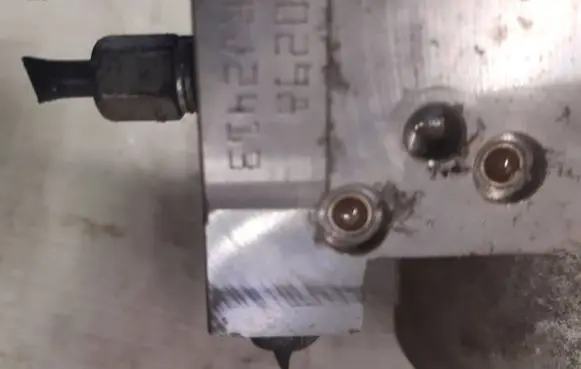 Nissan Juke I F15 ABS Pump 2413L