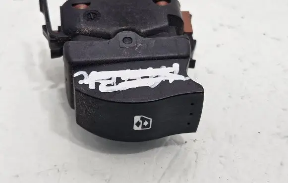 Opel Vivaro Electric window control switch 2648804