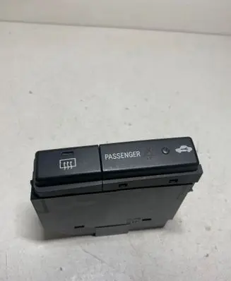 Toyota Avensis T250 Windscreen/window heater switch 8479005130 MS072100179