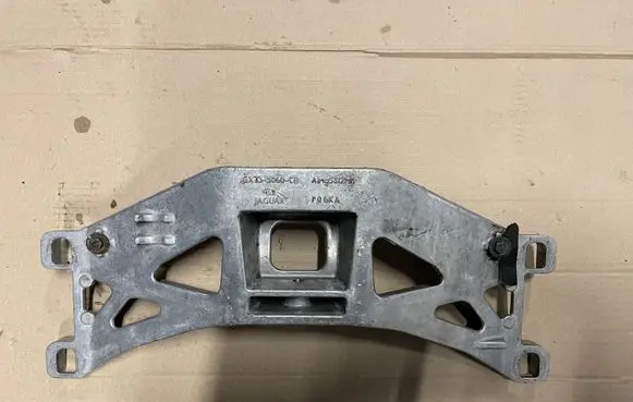 Jaguar XF X260 Gearbox mounting bracket GX735060CB