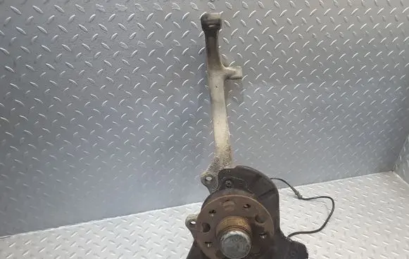 Mercedes-Benz S W221 Front wheel hub A2213322901 A2213324501 2213322901