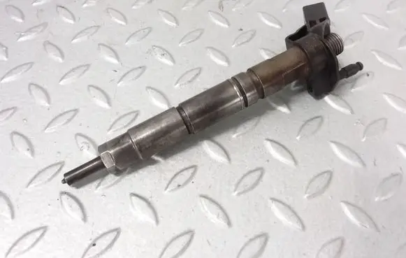 Mercedes-Benz GLK (X204) Fuel injector A6420700587 0445115027