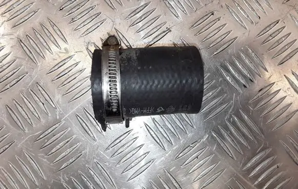 Coolant pipe/hose
