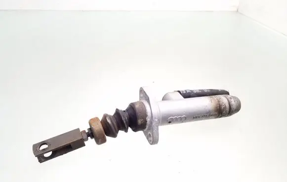 Clutch slave cylinder