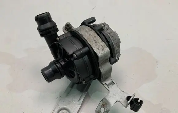 BMW 3 F30 F35 F31 Electric auxiliary coolant/water pump 8642732
