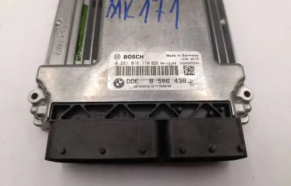 BMW 5 E60 E61 Engine control unit/module 0281016110 030537909 8506438