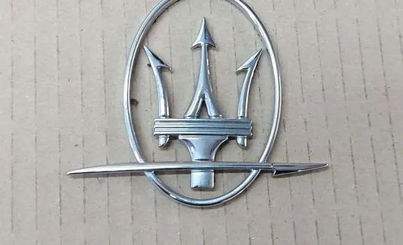 Maserati GranTurismo Manufacturer badge logo/emblem 