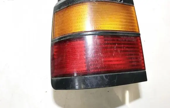 Volkswagen PASSAT B3 Rear/tail lights 333945111