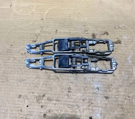 Mercedes-Benz E W124 Front door exterior handle/bracket 