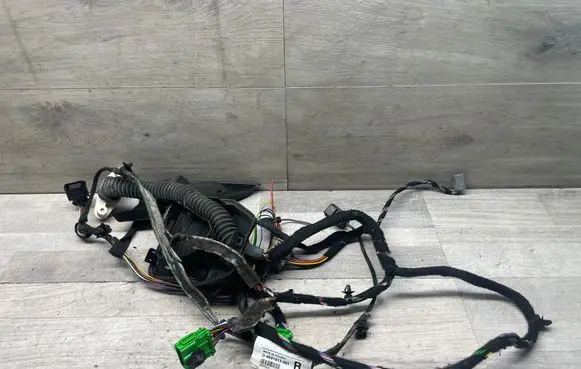 Volvo XC90 Front door wiring loom 8697913