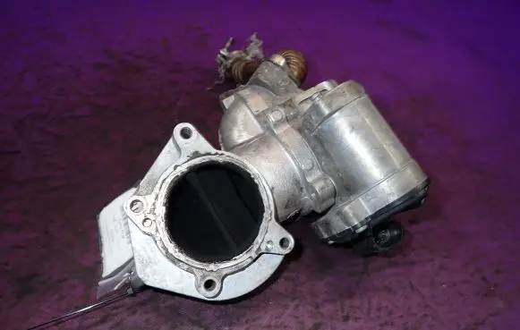Audi A4 S4 B6 8E 8H EGR valve A5U00000068