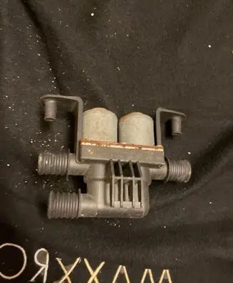 BMW X5 F15 Coolant heater control valve 6910544