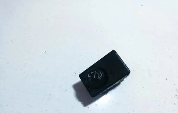 Nissan Primera Wing mirror switch