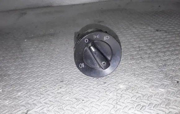 Volkswagen Golf IV Light switch 1C0941531