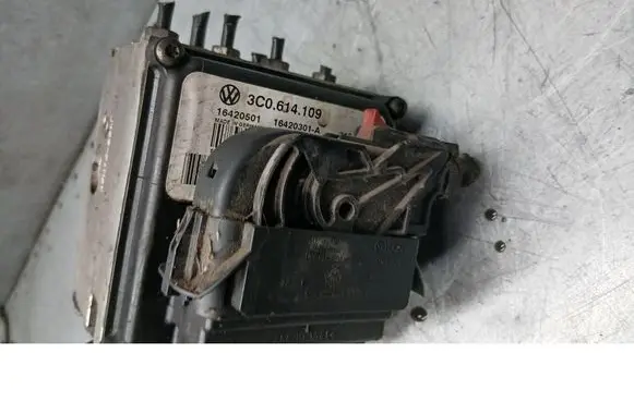 Volkswagen PASSAT B6 ABS Pump 3C0.614.109