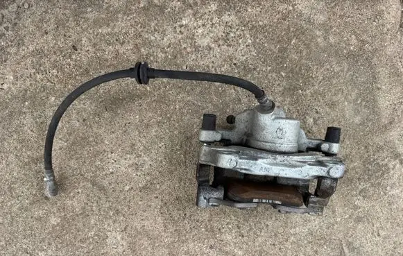 Renault Symbioz Front brake caliper 9093