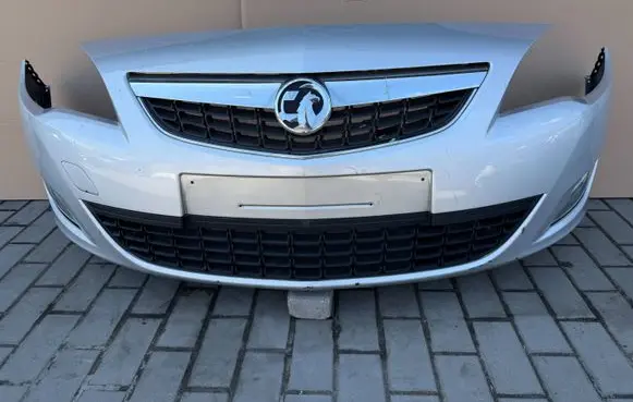 Opel Astra J Front bumper 13264403