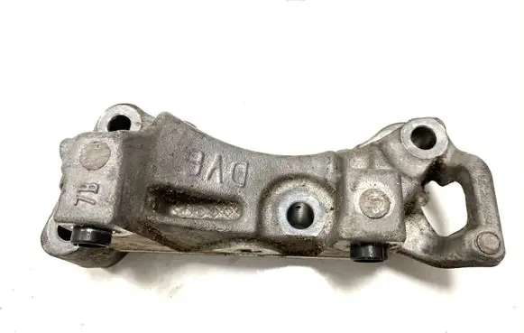 Citroen C4 II Engine mounting bracket 9688615780