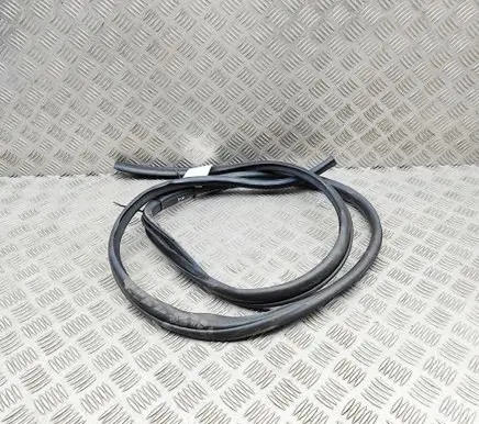 Mitsubishi L200 Rubber seal front door (on door) 5725A312