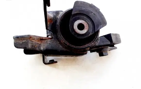 Engine mount bracket
