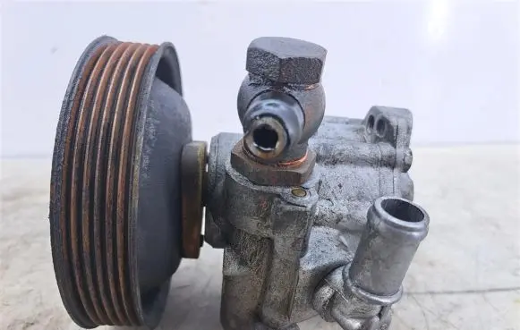 Alfa Romeo 156 Power steering pump