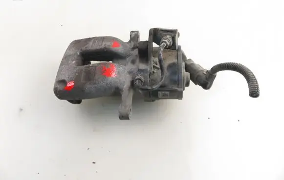 Volkswagen PASSAT B6 Rear brake caliper