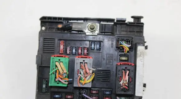 Citroen C3 Pluriel Fuse module 964348880