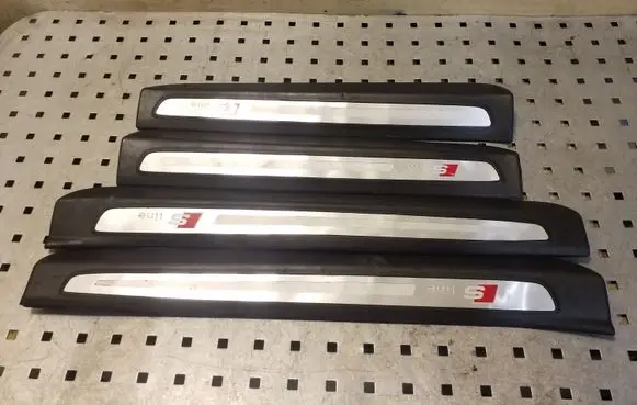Audi Q7 4L Front sill trim cover 4L0853375E 4L0853376E 4L0853373E