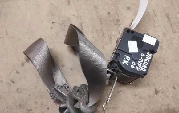 Jaguar S-Type Front seatbelt 2R83F611B09 33048268