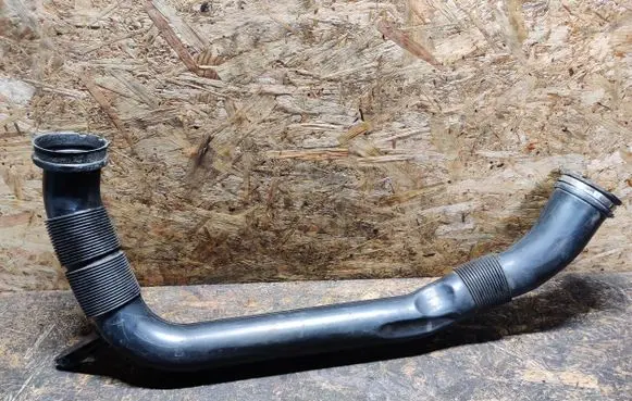 Chevrolet Cruze Air intake hose/pipe 13324547