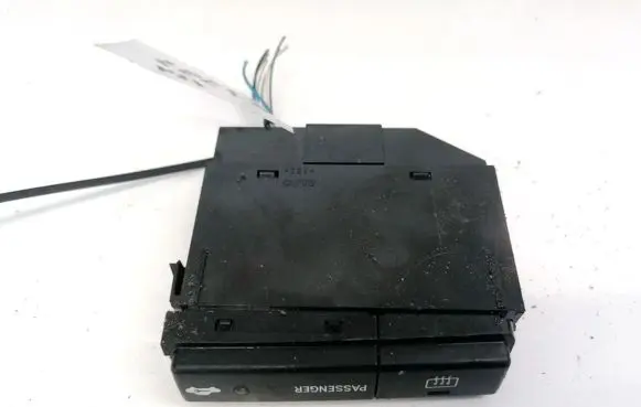 Toyota Avensis T250 Windscreen/window heater switch 8479005130C 84790-05130-C