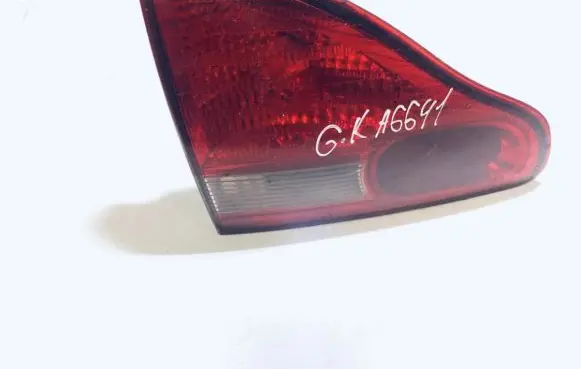 Toyota Avensis Verso Tailgate rear/tail lights