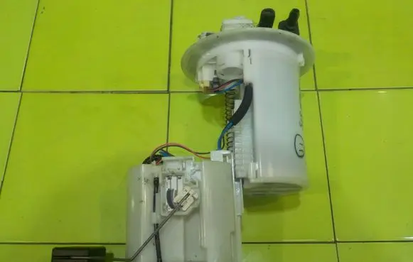 Toyota Avensis T270 In-tank fuel pump 15AB49