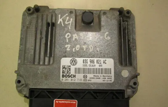Volkswagen PASSAT B6 Engine control unit/module 03G906021AC