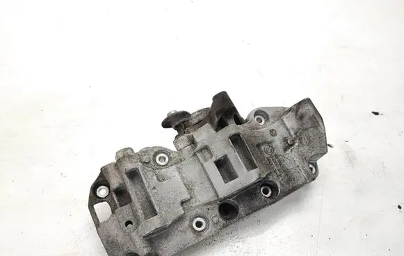 BMW 1 F20 F21 A/C compressor mount bracket 8506863
