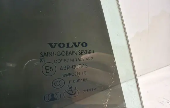 Volvo S80 Rear door window glass