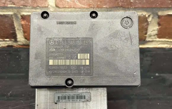 Mercedes-Benz ML W163 ABS Pump A1634300107 A1635450316