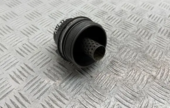 Toyota Auris 150 Oil filter cover 156200R011