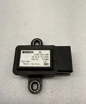 BMW 5 E39 ESP acceleration yaw rate sensor 34526753694 0265005248 0021067