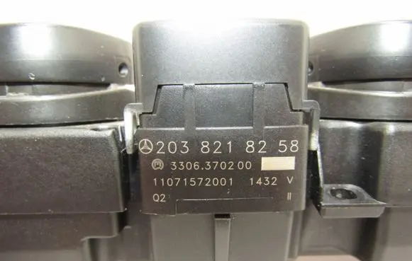 Mercedes-Benz C W203 Multifunctional control switch/knob 2038218258