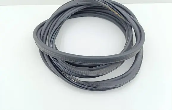 Trunk rubber seal (body)
