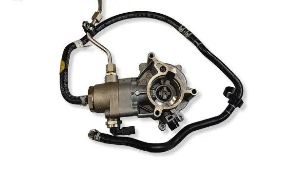 Volkswagen Golf VII Fuel injection high pressure pump 06L127027B 06L127A10 ENT736198DB
