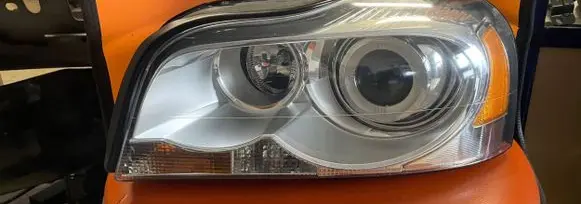 Volvo XC90 Headlight/headlamp 31111845